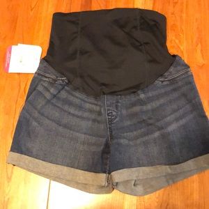BRAND NEW MATERNITY SHORTS size 4/27